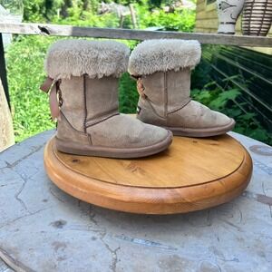 Elise Boots Youth Size 13 Taupe Tan Faux Shearling Suede Bow Back LAMO